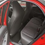 沖縄県名護市：トヨタ・ヴィッツ、潮風と砂の車内清掃