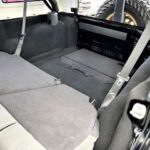 【沖縄市】ジープ ラングラ ぬかるみ走行後の泥汚れを奥まで掻き出