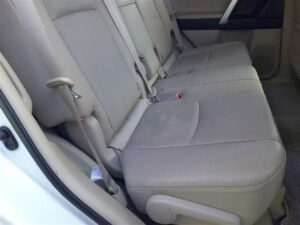 ランドクルーザー後部席